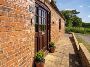 Exterior detail - The Stables - UKC8848 (Blankney Fen)