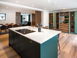 Interior - 12 Galloway - UKC8975 (Warkworth)