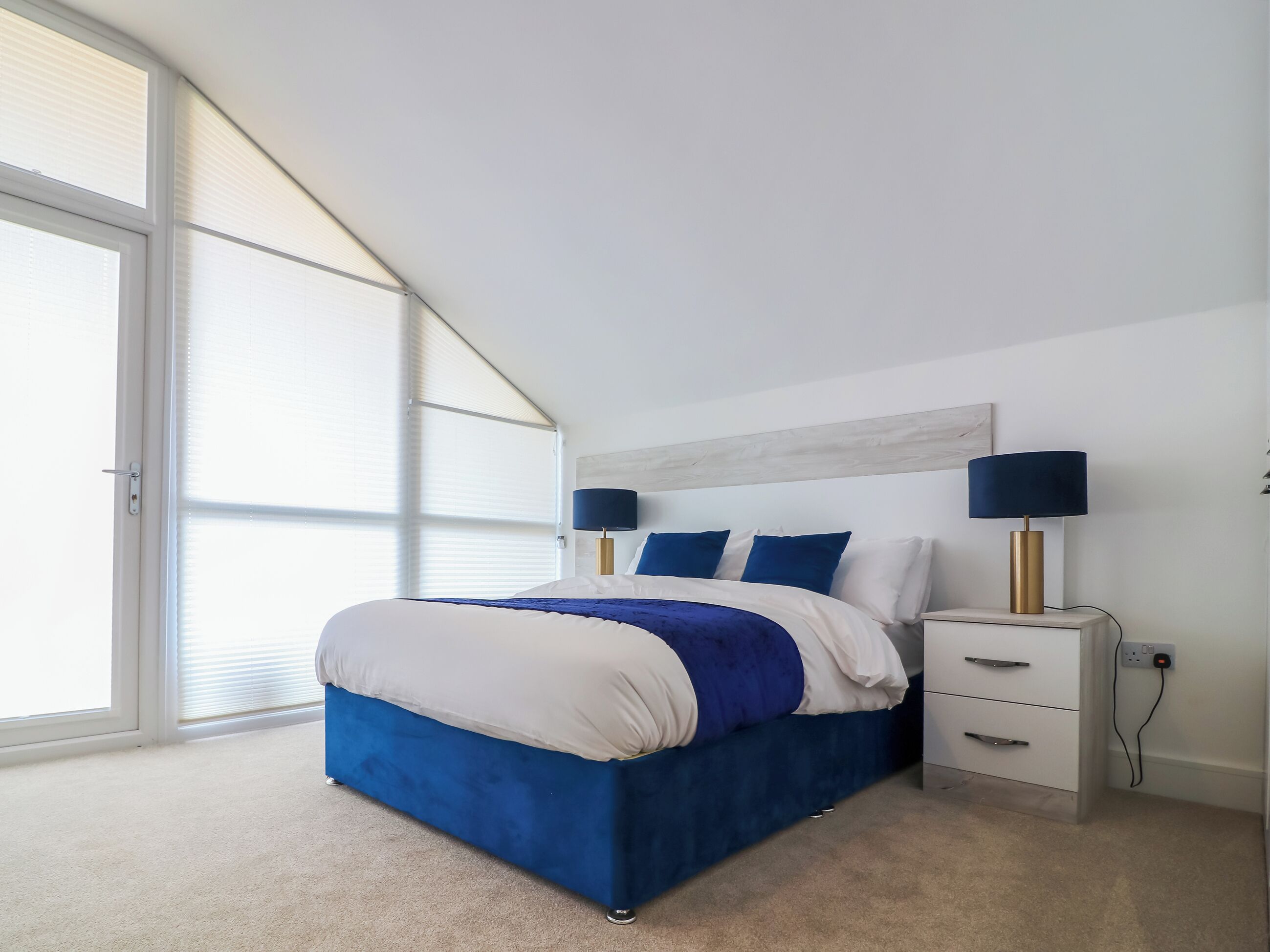 3 bedrooms, WiFi (free), bed sheets