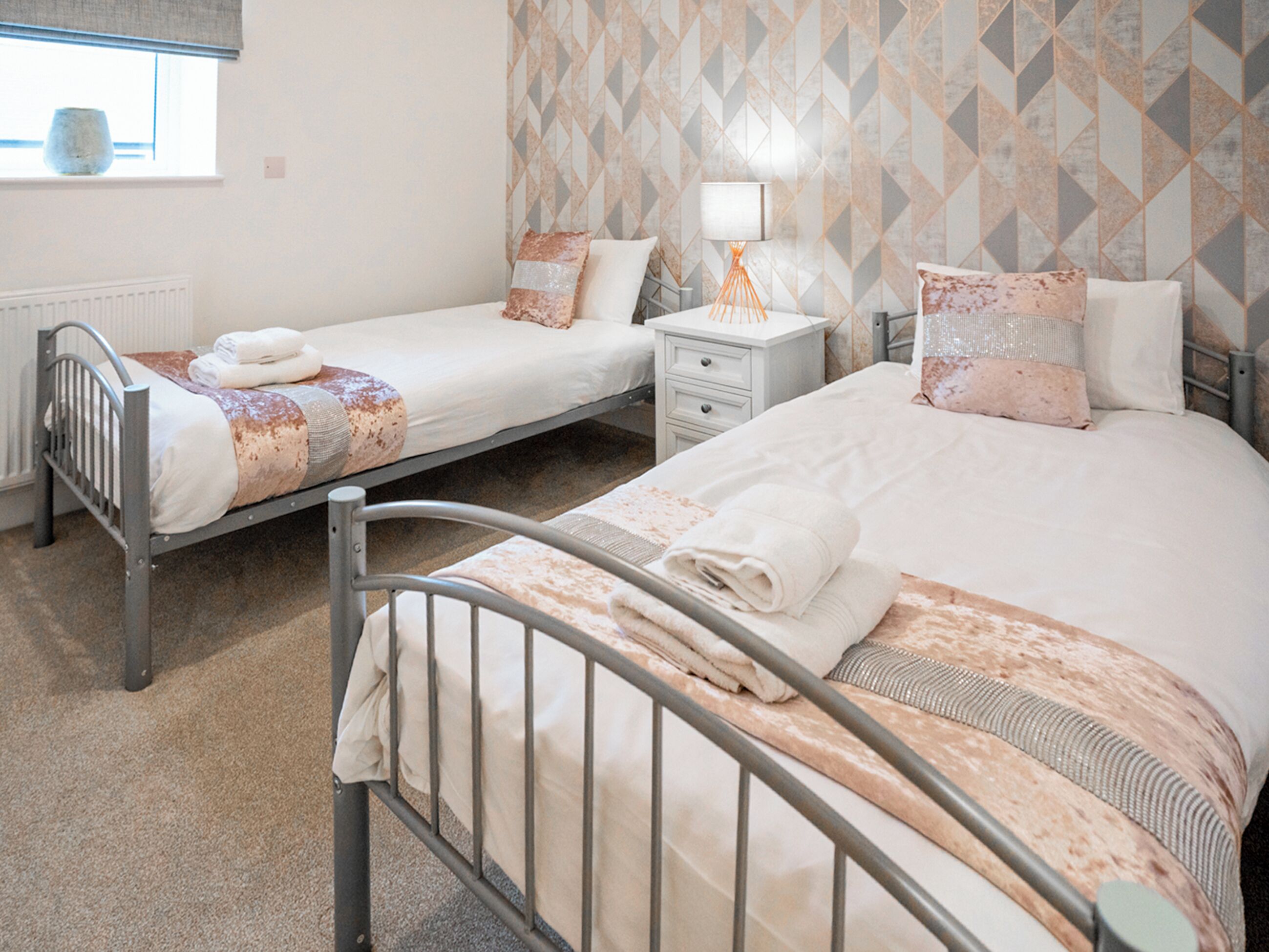 3 bedrooms, WiFi (free), bed sheets