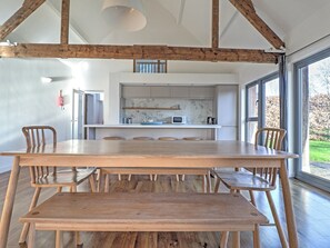 Dining - The Cart Shed - UKC8980 (Romsey)