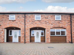 Exterior - 3 bedroom accommodation in Murton, near York (Murton, near York)