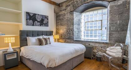2 bedroom accommodation in Plymouth