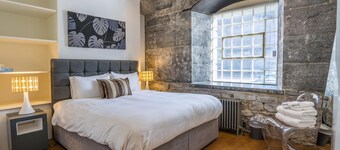 2 bedroom accommodation in Plymouth
