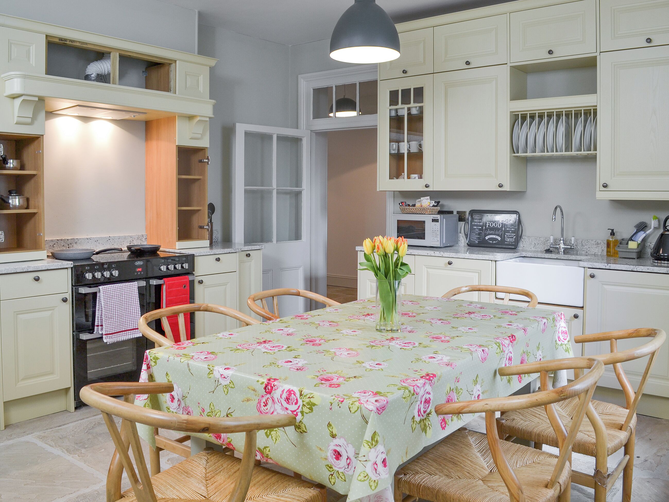 Dishwasher, highchair