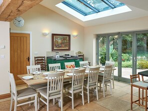 Dining - 3 bedroom accommodation in Kingham, near Chipping Norton (Kingham, near Chipping Norton)