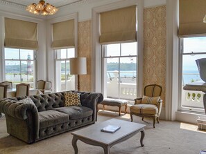 TV - Lady Astor Apartment-UKC95 (Plymouth)