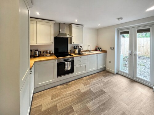3 bedroom accommodation in North Scarle