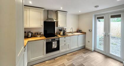 3 bedroom accommodation in North Scarle