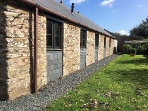 Property grounds - Crantock Cottage- W40888 (Goonhavern, near Newquay)