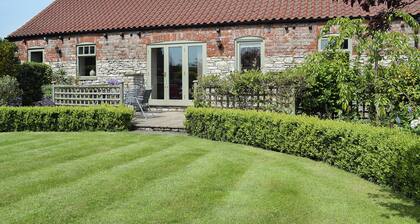 Stables Cottage-W42586