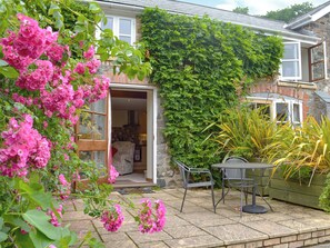 Outdoor dining - 1 bedroom accommodation in Bovey Tracey (Bovey Tracey)