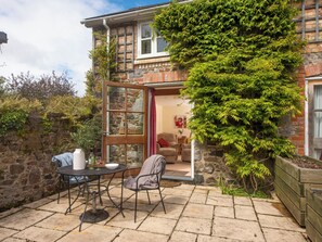 Outdoor dining - 1 bedroom accommodation in Bovey Tracey (Bovey Tracey)