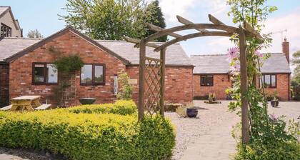 2 bedroom accommodation in Bickley, near Malpas