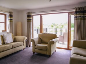 TV - 3 bedroom accommodation in Bickley, near Malpas (Bickley, near Malpas)