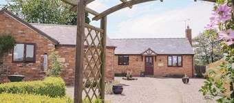 3 bedroom accommodation in Bickley, near Malpas
