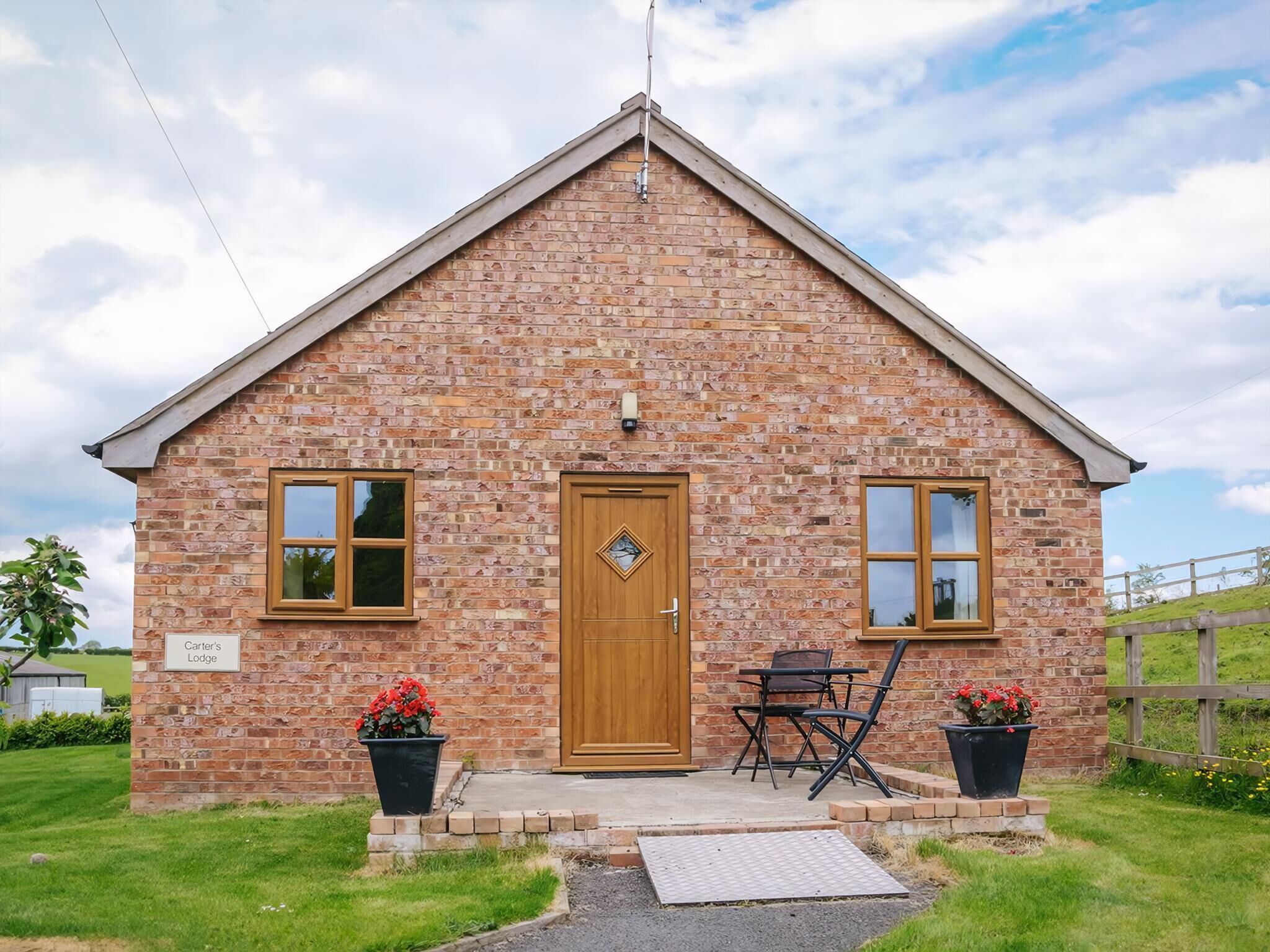 المنشأة من الخارج