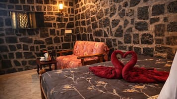 Deluxe Double Room, Patio, Mountain View | Interior