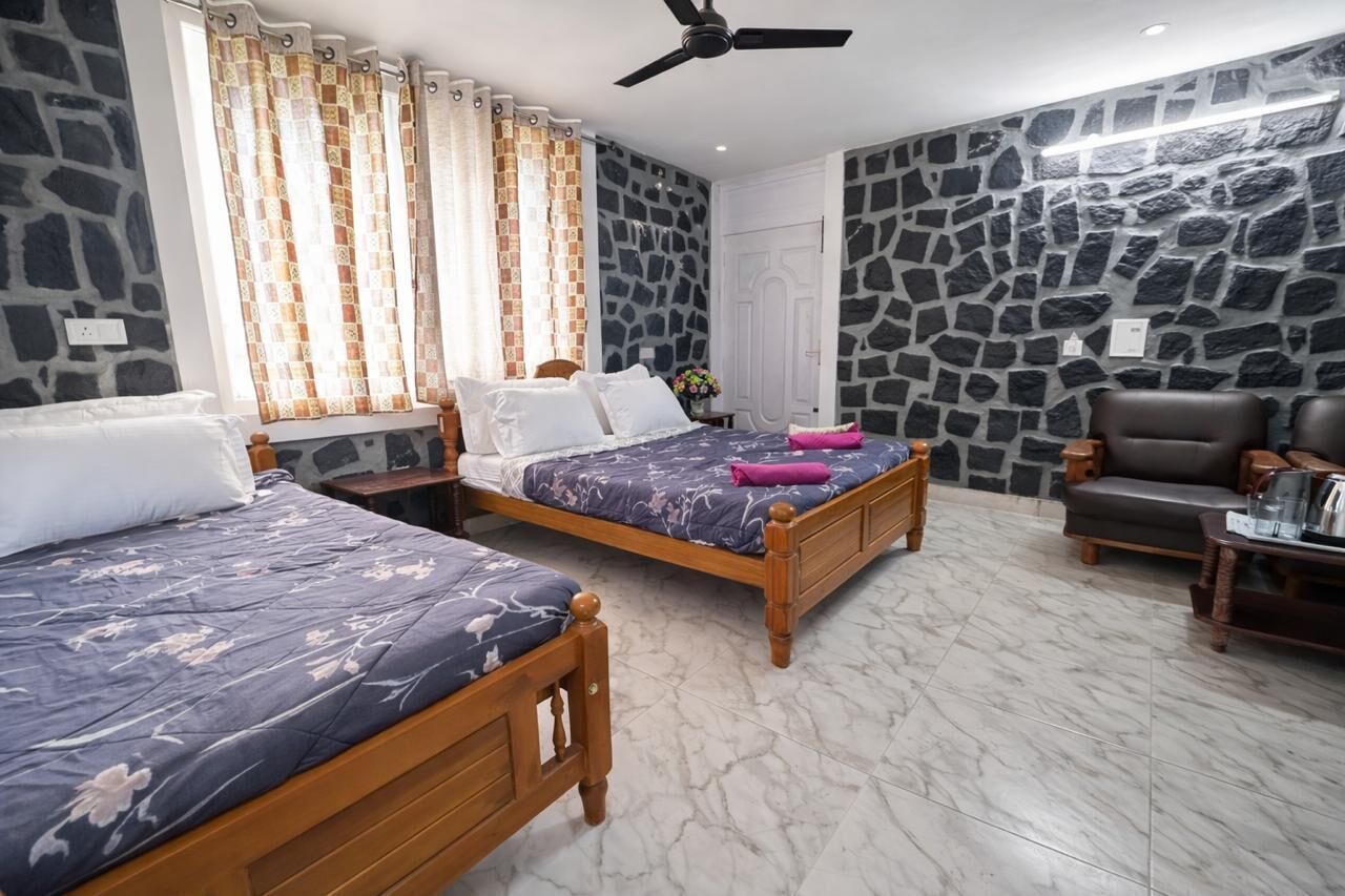 Bureau, espace de travail pour ordinateur portable, Wi-Fi gratuit