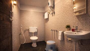 Deluxe Double Room, Patio, Mountain View | Bathroom | Free toiletries, towels, soap, shampoo