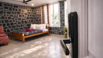 Deluxe Double Room, Patio, Mountain View | Desk, laptop workspace, free WiFi