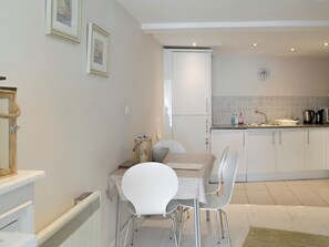 Dining - Trinity Apartment 7-UKC1530 (Torquay)