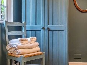 Interior - Tucking Mill View - UKC4467 (Bath)