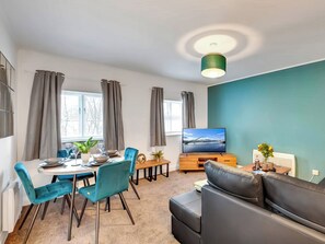 TV - The Hideaway at Monk St (Newcastle Upon Tyne)