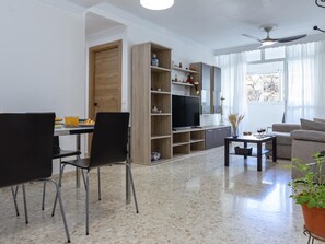 Dining - Sunstay Gran Cardenal Flat II Torremolinos (Torremolinos)