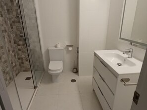 Bathroom - Sunstay Acapulco Flat II Fuengirola (Fuengirola)