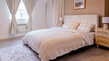 2 bedrooms, desk, iron/ironing board, travel cot