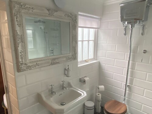 There’s a copper bath in the bedroom - Enough said.