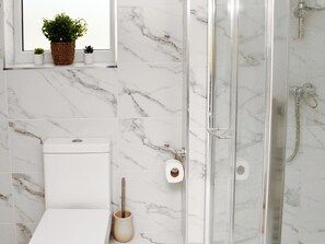 Towels - St Mary's Avenue House (Stanwell)