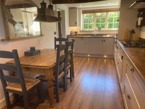 Dishwasher - 3 bedroom accommodation in Cottesmore (Cottesmore)