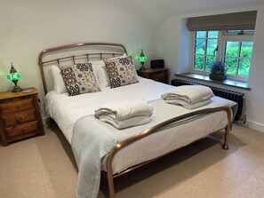 3 bedrooms, free WiFi - 3 bedroom accommodation in Cottesmore (Cottesmore)