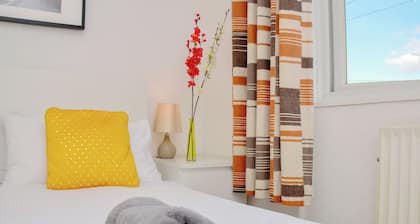 St Mary's Crescent House