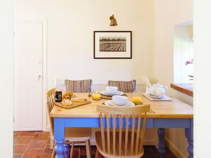 Dining - 2 bedroom accommodation in Worstead (Worstead)