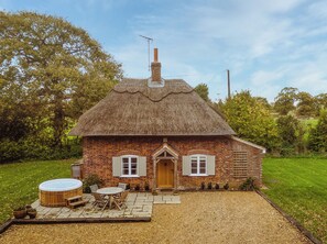 Exterior - 2 bedroom accommodation in Worstead (Worstead)