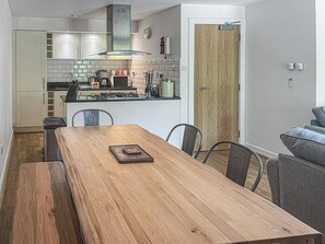 Dining - Raven Wing 17 - UKC4882 (Fort Augustus)