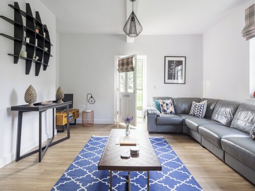 Mulberry Cottage-UKC4863