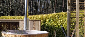 2 bedroom accommodation in Harewood, near Leeds