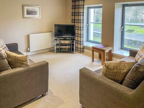 TV - Raven Wing 11 - Kintail Apartment - UKC4883 (Fort Augustus)