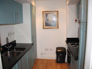 Dishwasher, high chair - Moat House 1 - UKC4887 (Fort Augustus)
