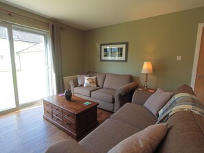 TV, fireplace - Cottage 7 - Skye Cottage - ukc4884 (Fort Augustus)