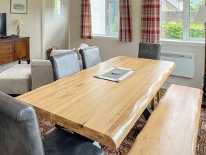 Dining - 3 bedroom accommodation in Fort Augustus (Fort Augustus)