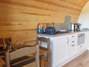 Private kitchen - 1 bedroom accommodation in Ferndown (Ferndown)