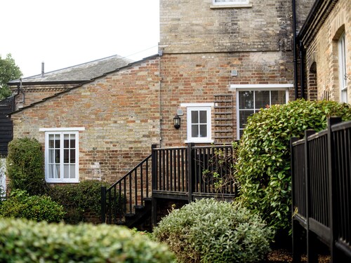 2 bedroom accommodation in Bury St. Edmunds