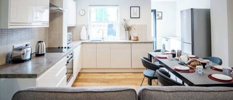 Dishwasher, high chair