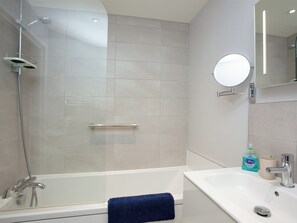 Towels - Montpellier Apartment (Teignmouth)
