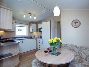 Private kitchen - 3 bedroom accommodation in Dawlish Warren (Dawlish Warren)